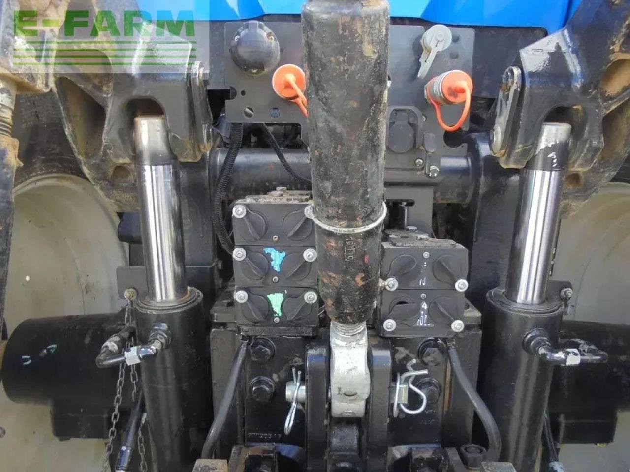 Traktor typu New Holland t8.330, Gebrauchtmaschine v Authon (Obrázek 8)