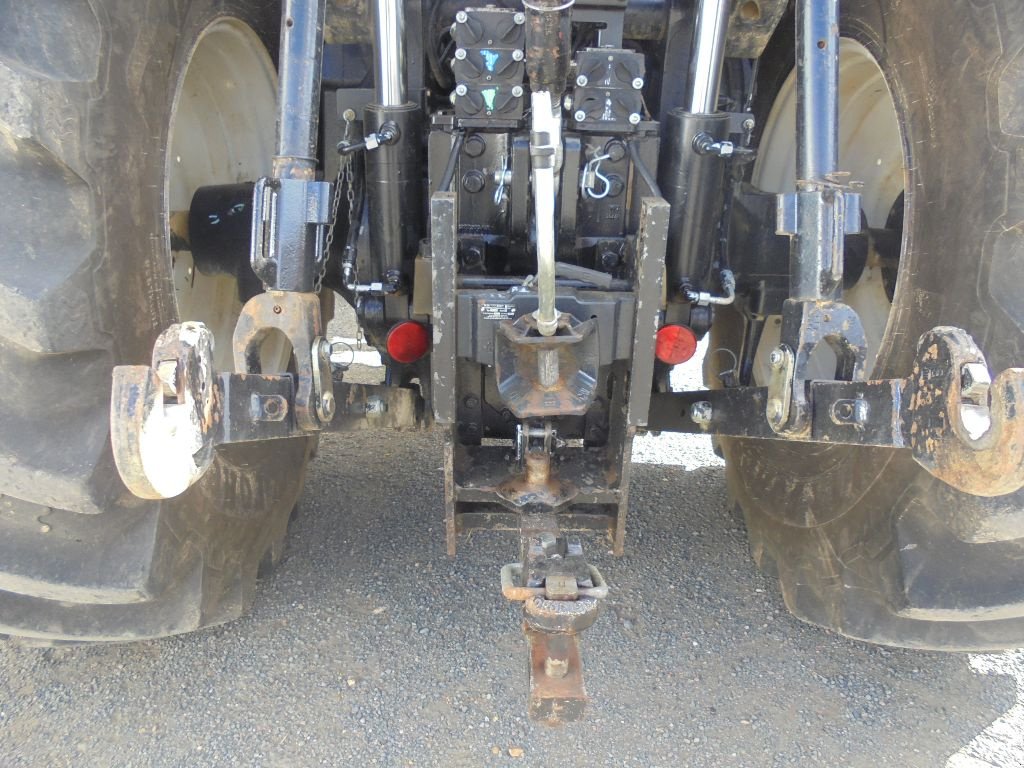 Traktor van het type New Holland T8.330, Gebrauchtmaschine in AUTHON (Foto 9)