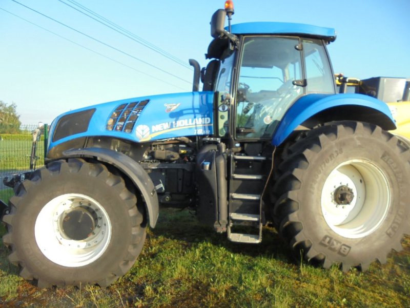 Traktor des Typs New Holland T8.330, Gebrauchtmaschine in AUTHON (Bild 1)