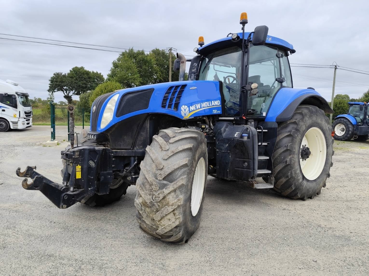 Traktor типа New Holland T8.330AC, Gebrauchtmaschine в Le Horps (Фотография 1)
