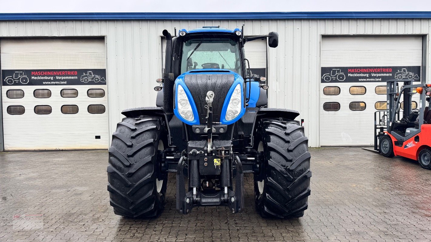 Traktor типа New Holland T8.360 AutoCommand Perfect Condition, Gebrauchtmaschine в Neubrandenburg (Фотография 2)