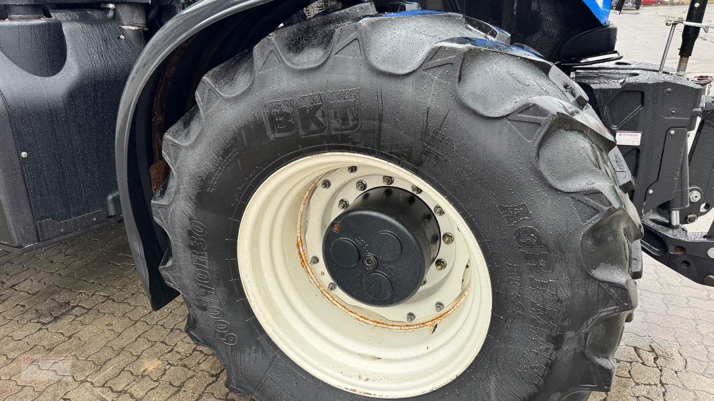 Traktor типа New Holland T8.360 AutoCommand Perfect Condition, Gebrauchtmaschine в Neubrandenburg (Фотография 17)
