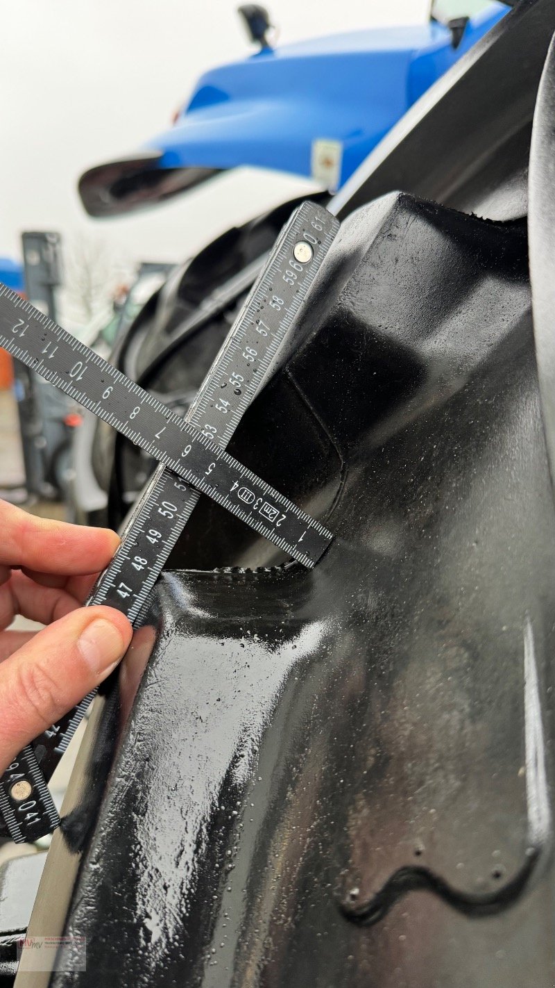 Traktor типа New Holland T8.360 AutoCommand Perfect Condition, Gebrauchtmaschine в Neubrandenburg (Фотография 21)