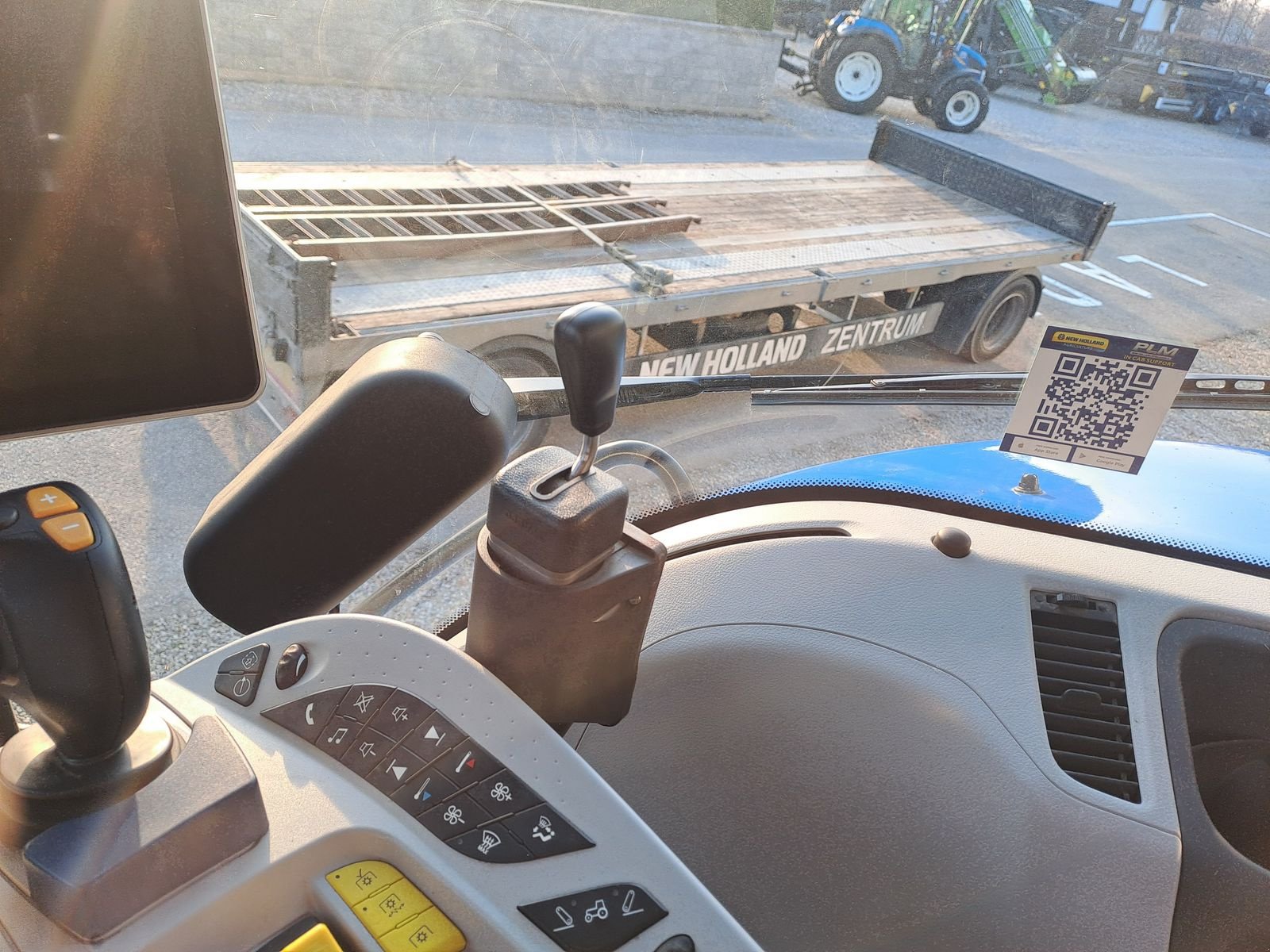 Traktor of the type New Holland T8.380 Genesis Auto Command, Gebrauchtmaschine in Burgkirchen (Picture 15)