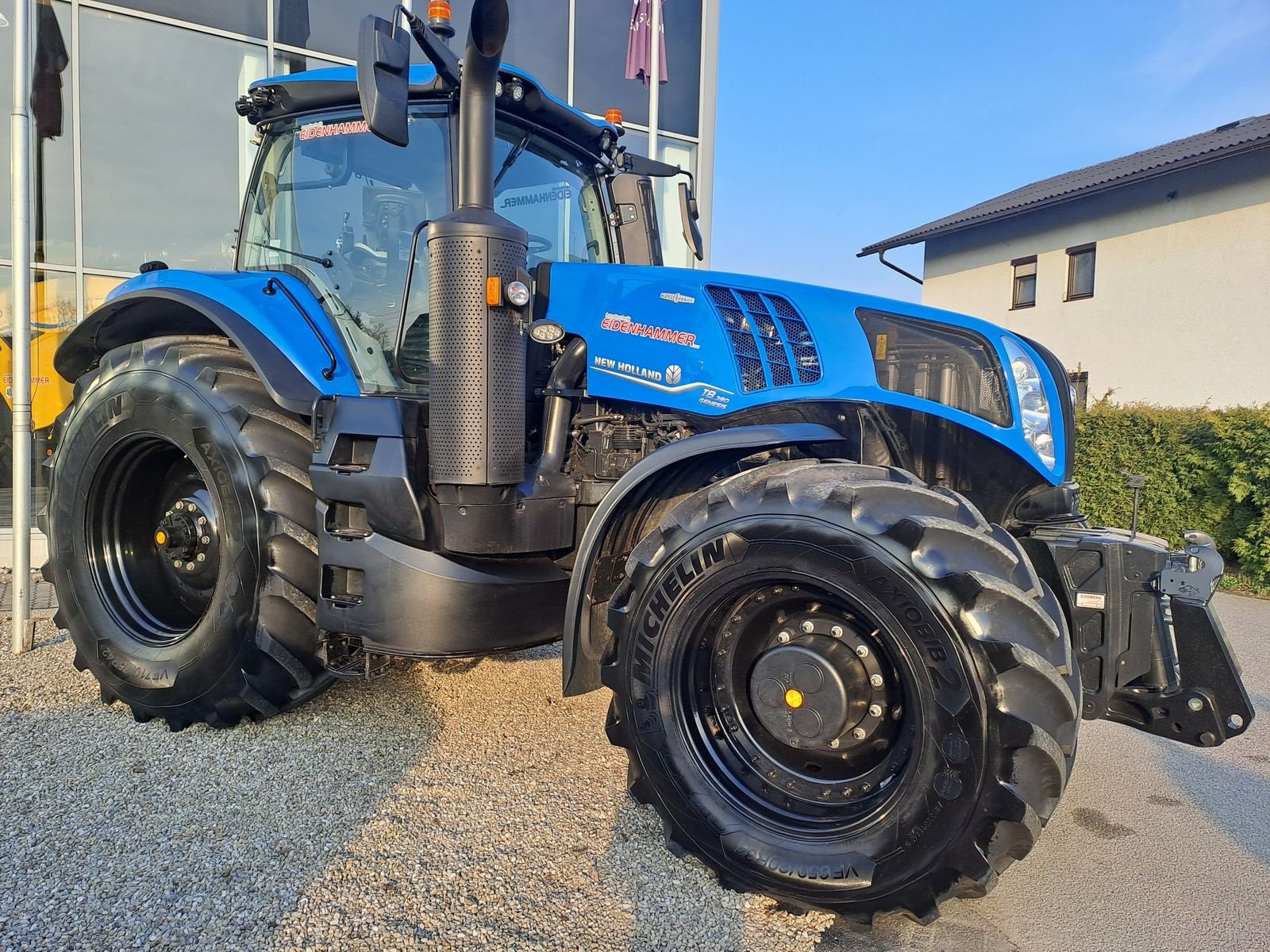 Traktor of the type New Holland T8.380 Genesis Auto Command, Gebrauchtmaschine in Burgkirchen (Picture 4)