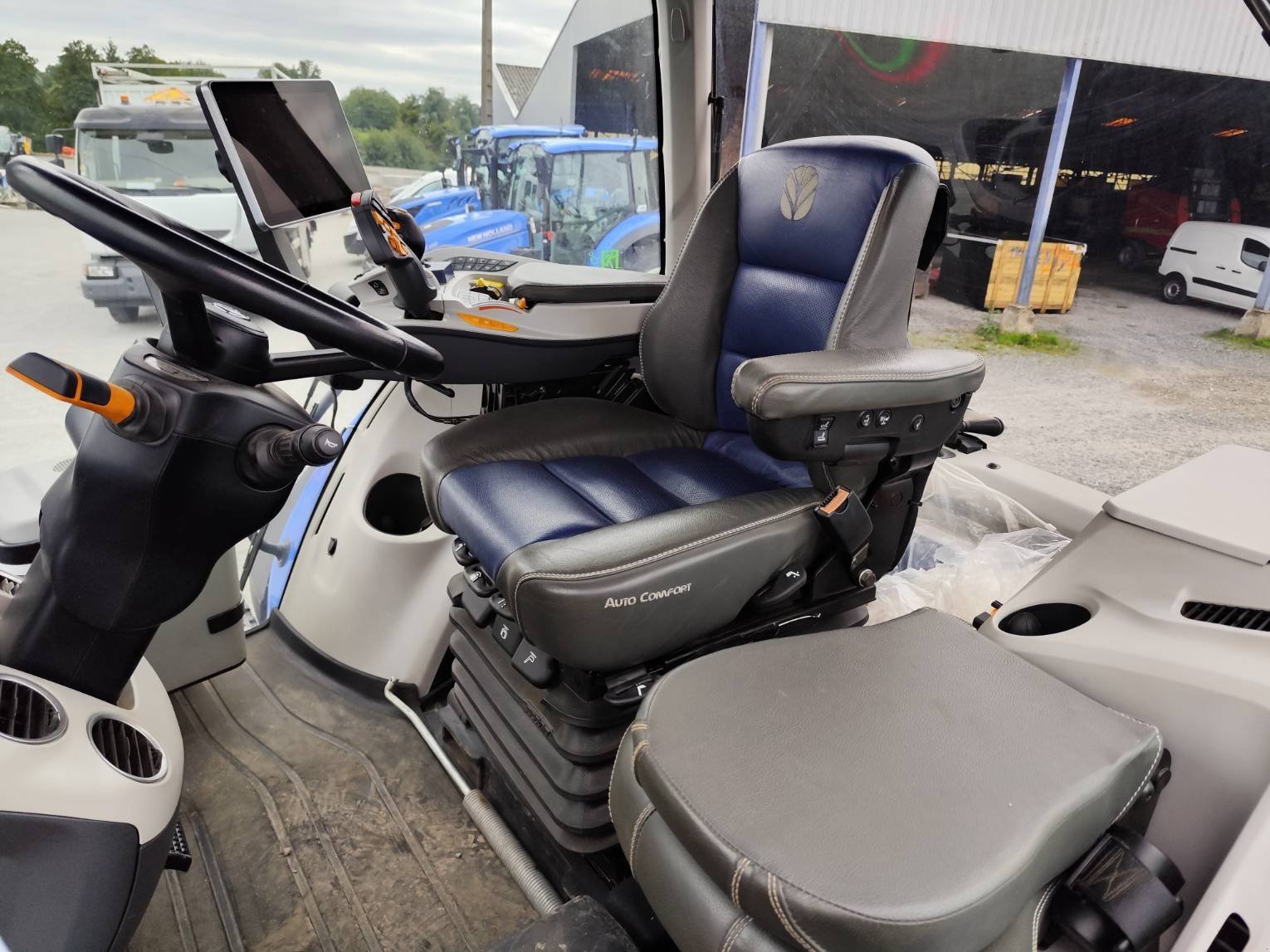 Traktor tipa New Holland T8.380 GENESIS, Gebrauchtmaschine u Le Horps (Slika 7)