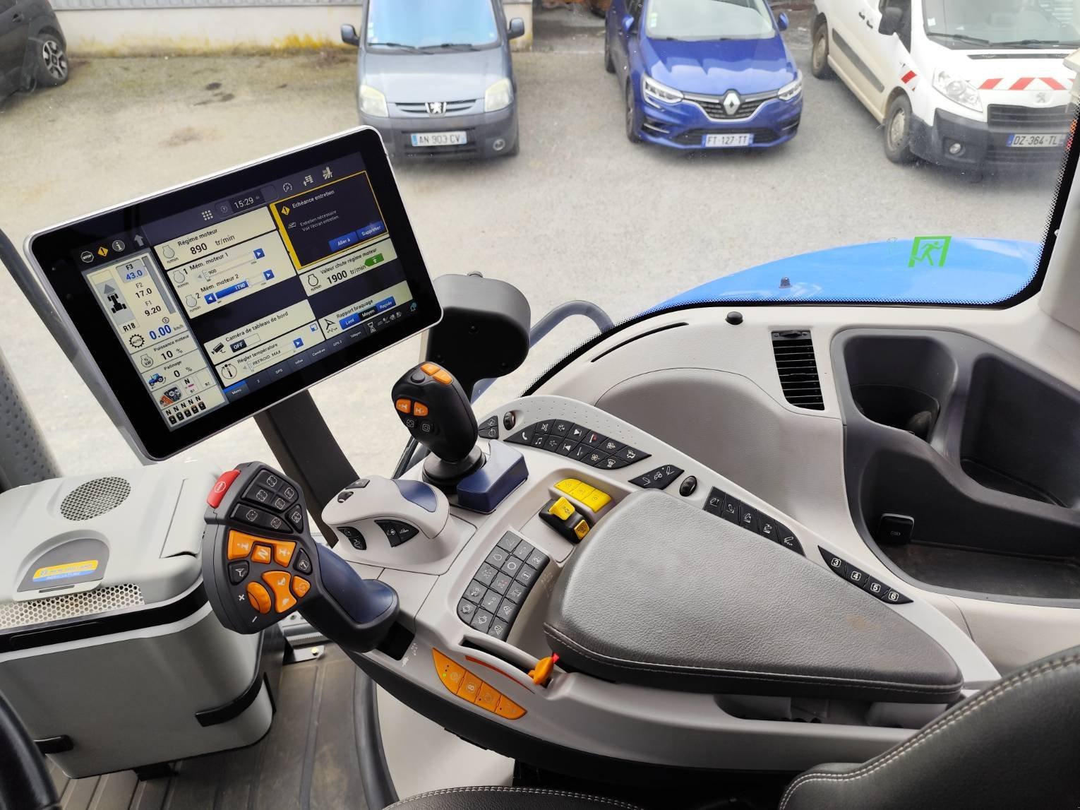 Traktor tipa New Holland T8.380 GENESIS, Gebrauchtmaschine u Le Horps (Slika 8)