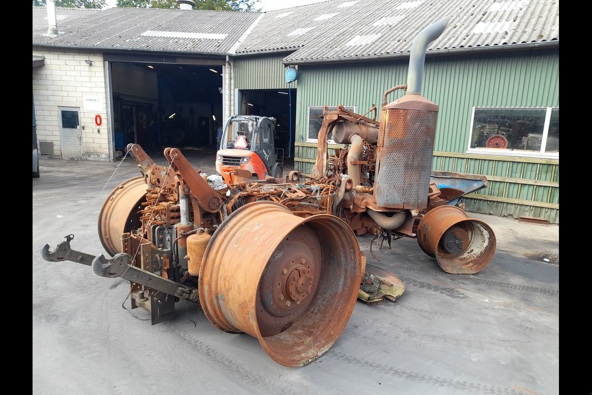 Traktor of the type New Holland T8.380, Gebrauchtmaschine in Viborg (Picture 3)