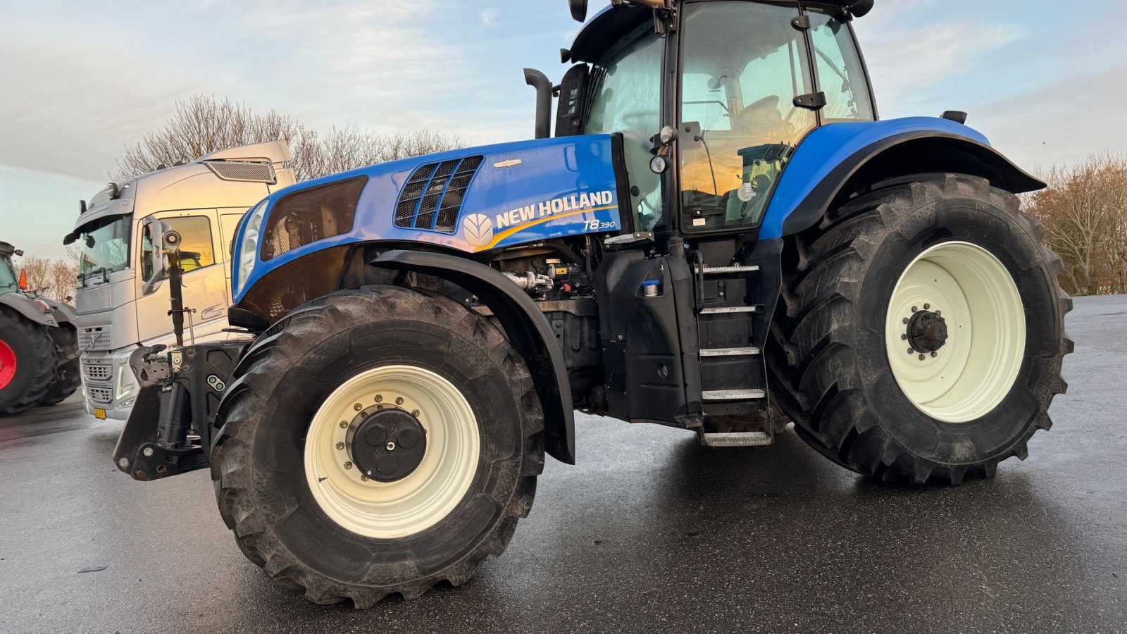 Traktor des Typs New Holland T8.390 AutoCommand KUN 3500 TIMER!, Gebrauchtmaschine in Nørager (Bild 2)