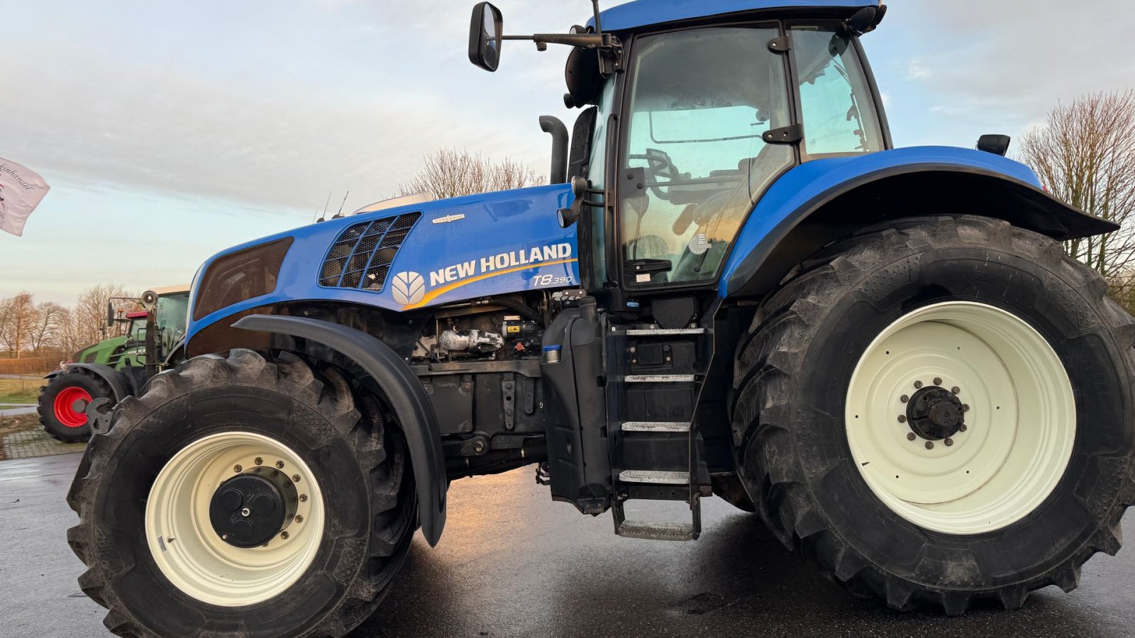 Traktor des Typs New Holland T8.390 AutoCommand KUN 3500 TIMER!, Gebrauchtmaschine in Nørager (Bild 3)