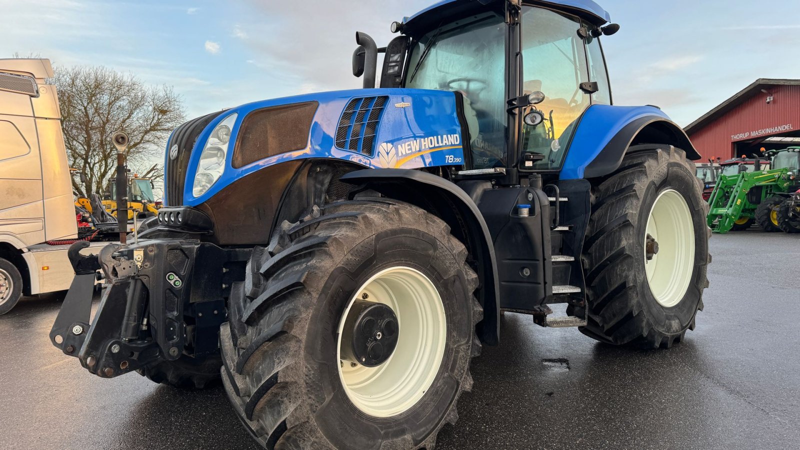 Traktor des Typs New Holland T8.390 AutoCommand KUN 3500 TIMER!, Gebrauchtmaschine in Nørager (Bild 1)
