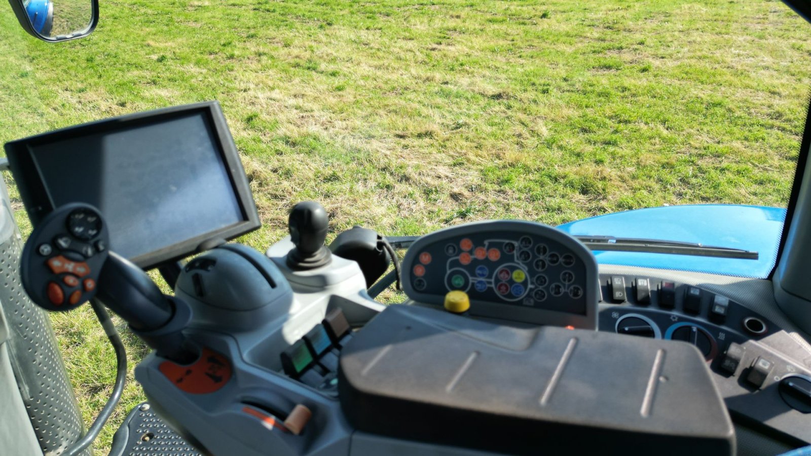 Traktor tip New Holland T8.410 Autocommand med RTK GPS og nye dæk, Gebrauchtmaschine in Skjern (Poză 11)