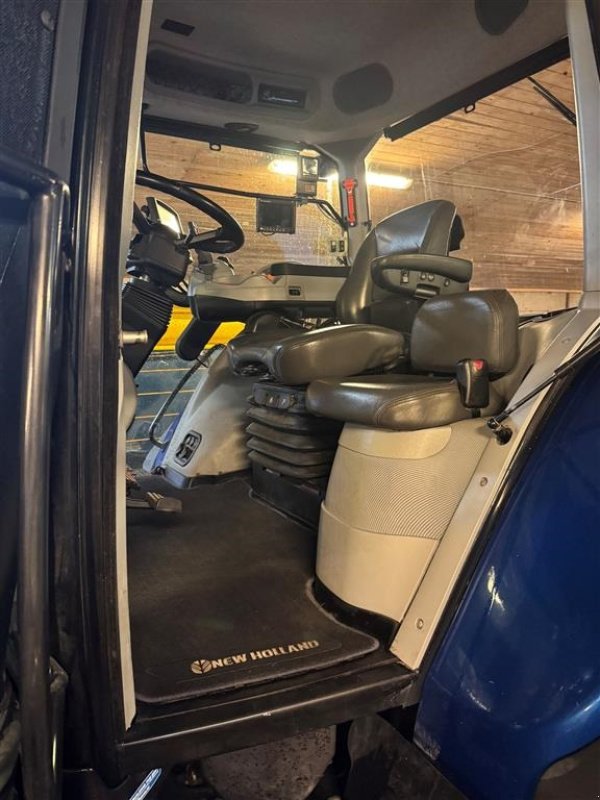 Traktor des Typs New Holland T8.410 Blue Power, Gebrauchtmaschine in Hadsten (Bild 4)