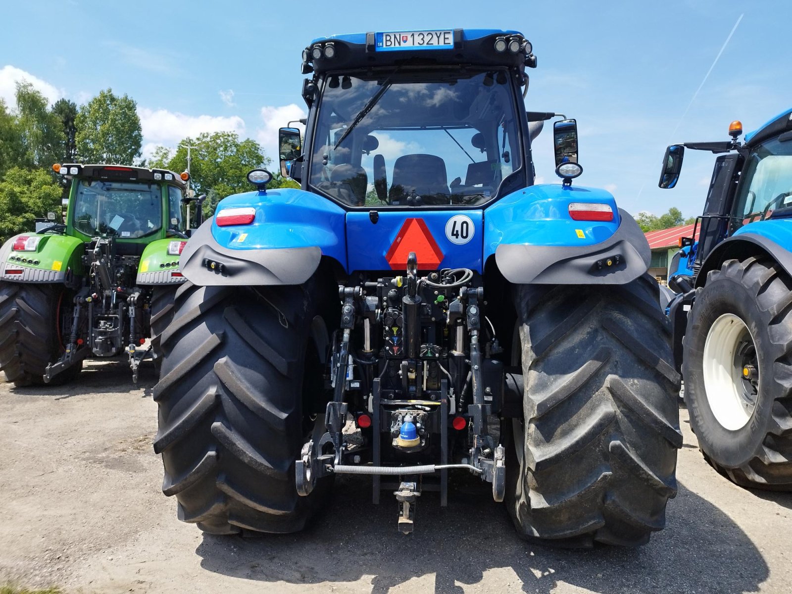 Traktor типа New Holland T8.410, Gebrauchtmaschine в Nitra (Фотография 3)