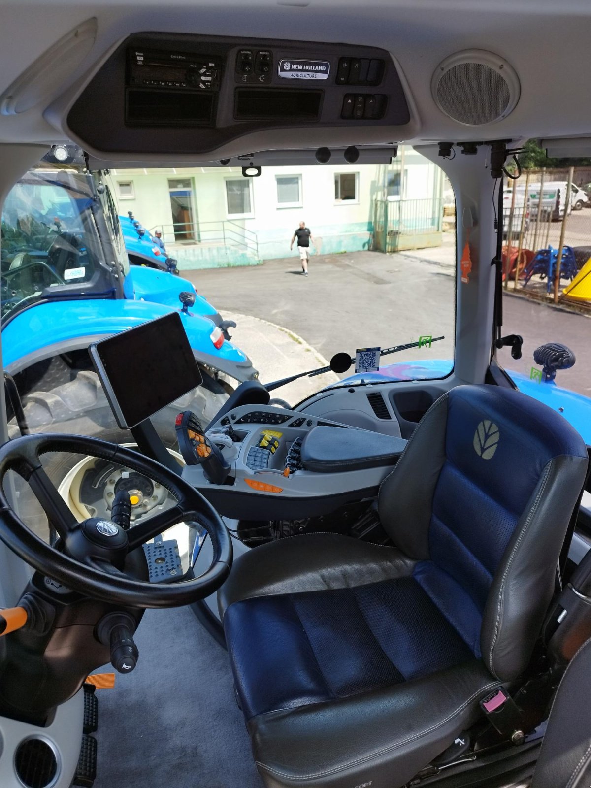 Traktor типа New Holland T8.410, Gebrauchtmaschine в Nitra (Фотография 5)