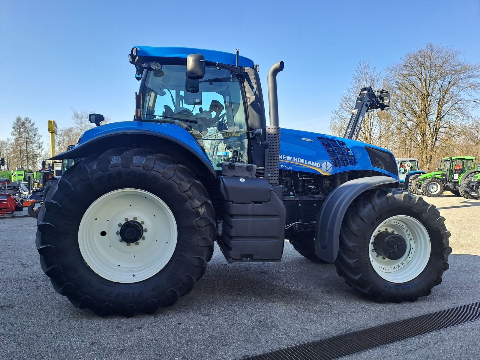 Traktor of the type New Holland T8.420, Gebrauchtmaschine in Burgkirchen (Picture 15)
