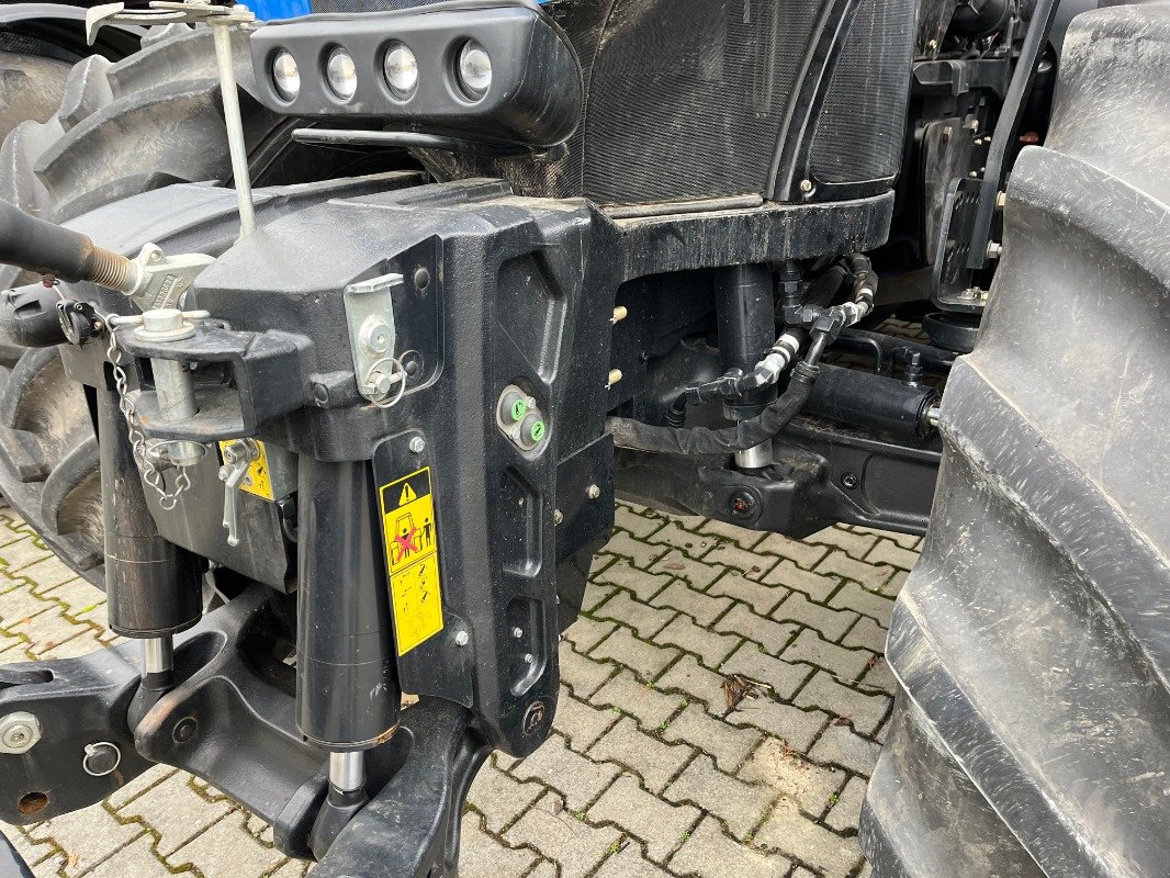 Traktor des Typs New Holland T8.435 AC Stage 5, Vorführmaschine in Ebersbach (Bild 7)