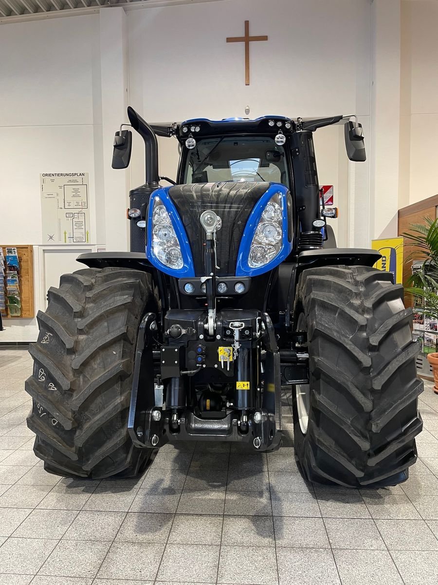 Traktor des Typs New Holland T8.435 Genesis, Neumaschine in Burgkirchen (Bild 2)