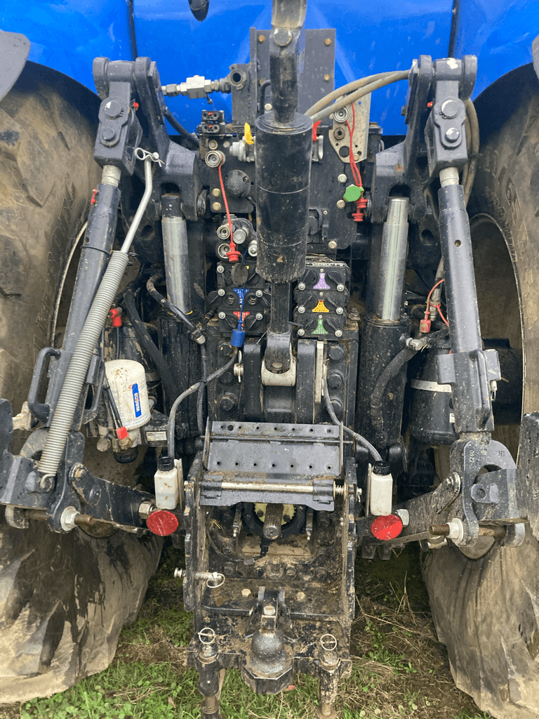 Traktor del tipo New Holland T8.435 GENESIS, Gebrauchtmaschine en CONDE SUR VIRE (Imagen 4)