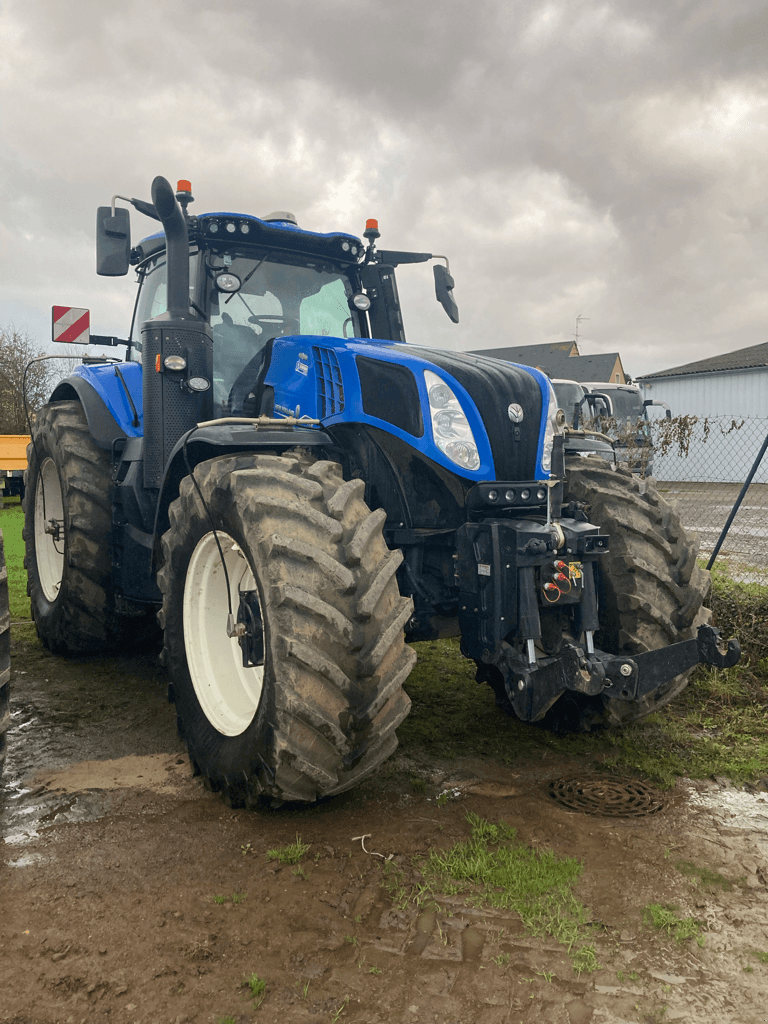 Traktor del tipo New Holland T8.435 GENESIS, Gebrauchtmaschine en CONDE SUR VIRE (Imagen 1)