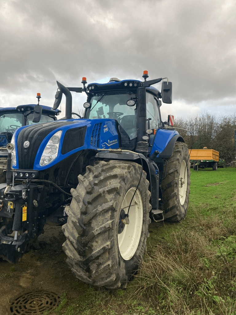 Traktor del tipo New Holland T8.435 GENESIS, Gebrauchtmaschine en CONDE SUR VIRE (Imagen 2)