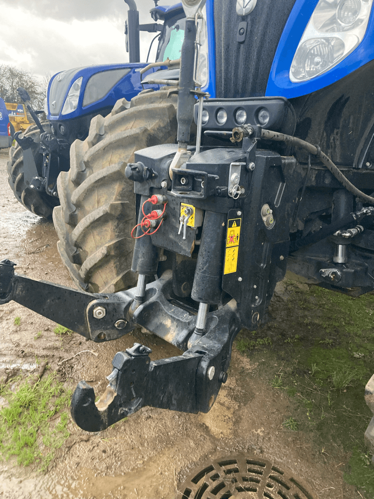 Traktor del tipo New Holland T8.435 GENESIS, Gebrauchtmaschine en CONDE SUR VIRE (Imagen 5)