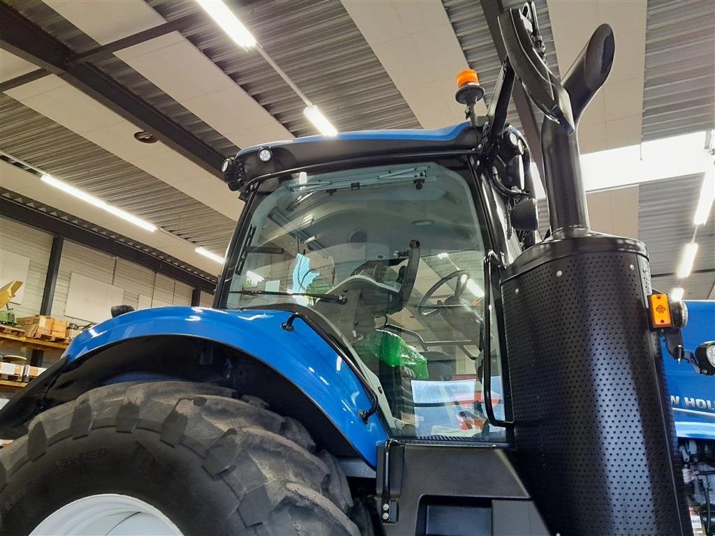 Traktor of the type New Holland T8.435 Med GPS, Gebrauchtmaschine in Horsens (Picture 6)