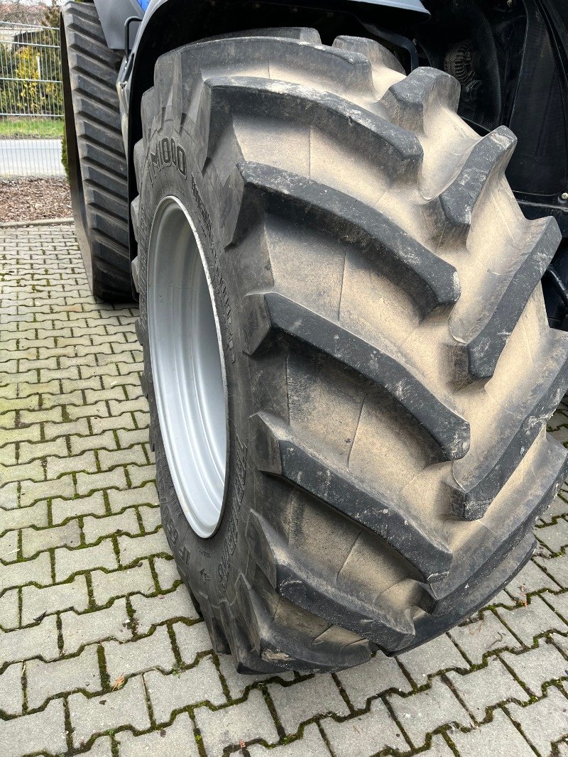 Traktor des Typs New Holland T8.435 Track AC Stage 5, Vorführmaschine in Ebersbach (Bild 11)