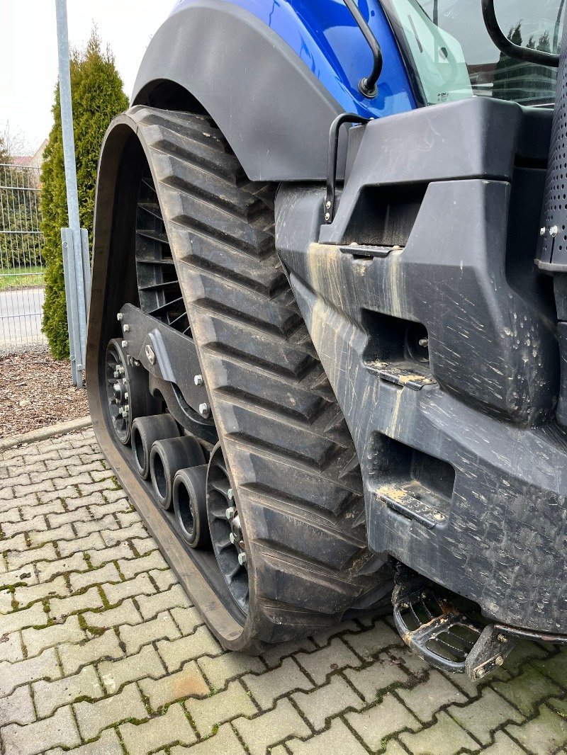 Traktor des Typs New Holland T8.435 Track AC Stage 5, Vorführmaschine in Ebersbach (Bild 9)
