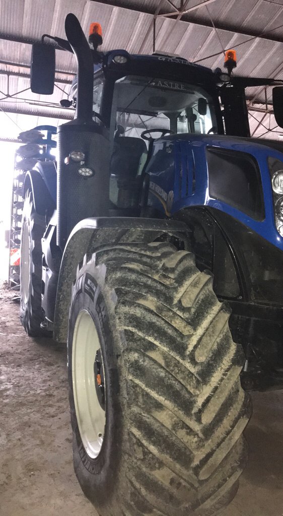 Traktor типа New Holland T8.435, Gebrauchtmaschine в VERT TOULON (Фотография 4)