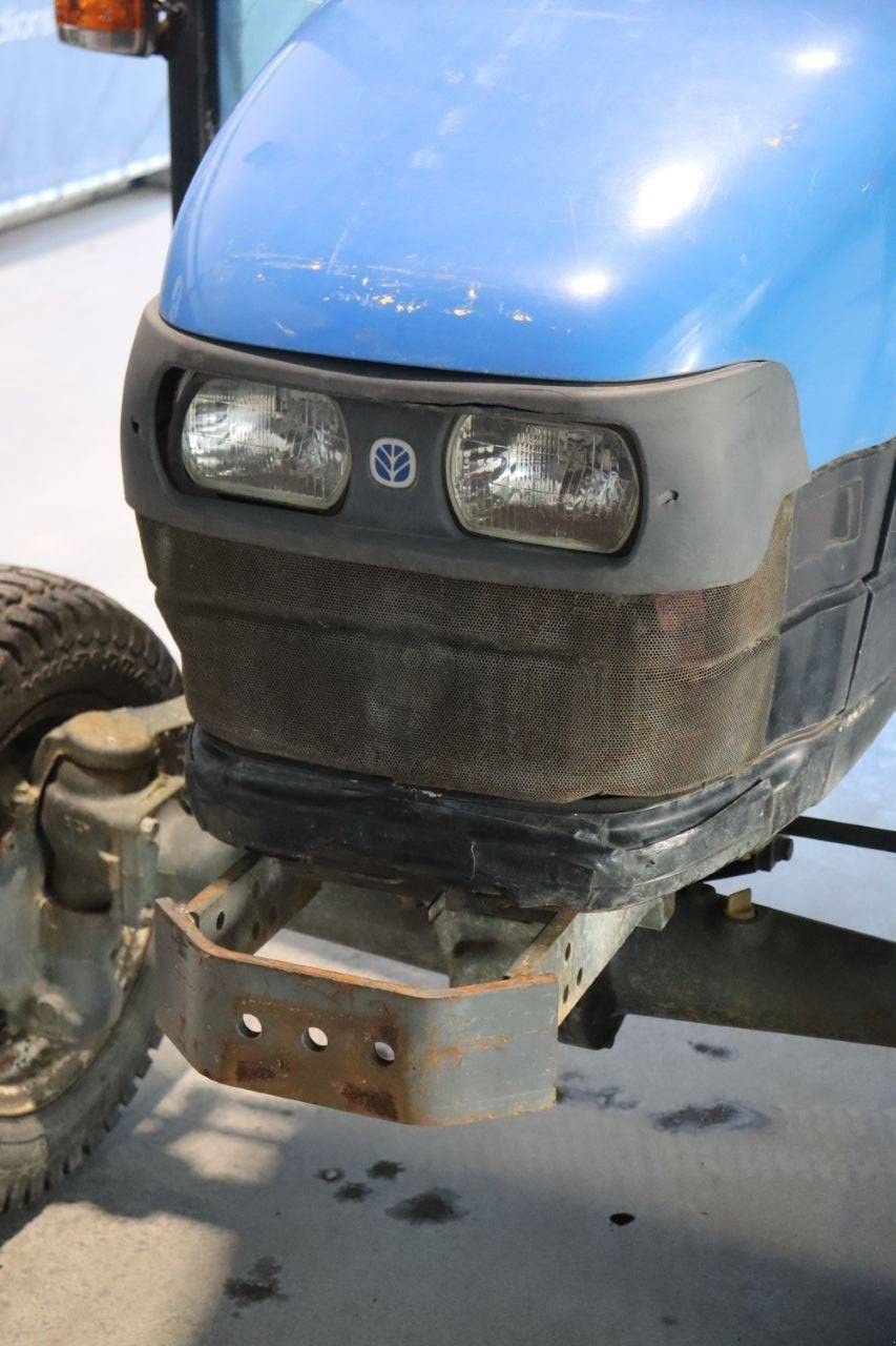 Traktor of the type New Holland TC27D, Gebrauchtmaschine in Antwerpen (Picture 11)