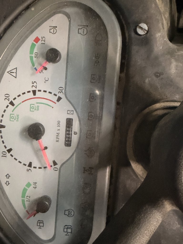 Traktor des Typs New Holland TCE 50, Gebrauchtmaschine in Chauvoncourt (Bild 10)