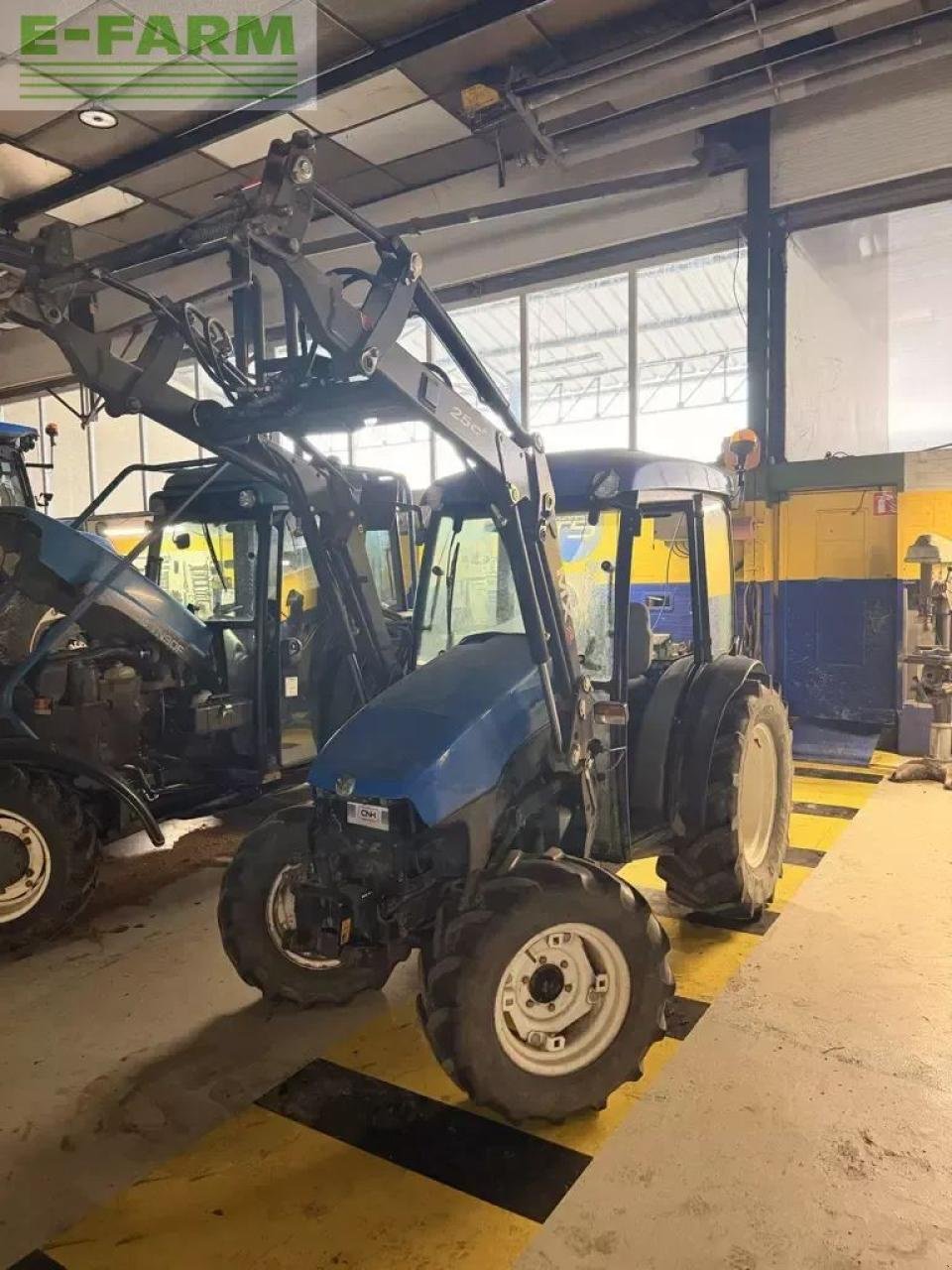 Traktor des Typs New Holland tce 50, Gebrauchtmaschine in CHAUVONCOURT (Bild 1)