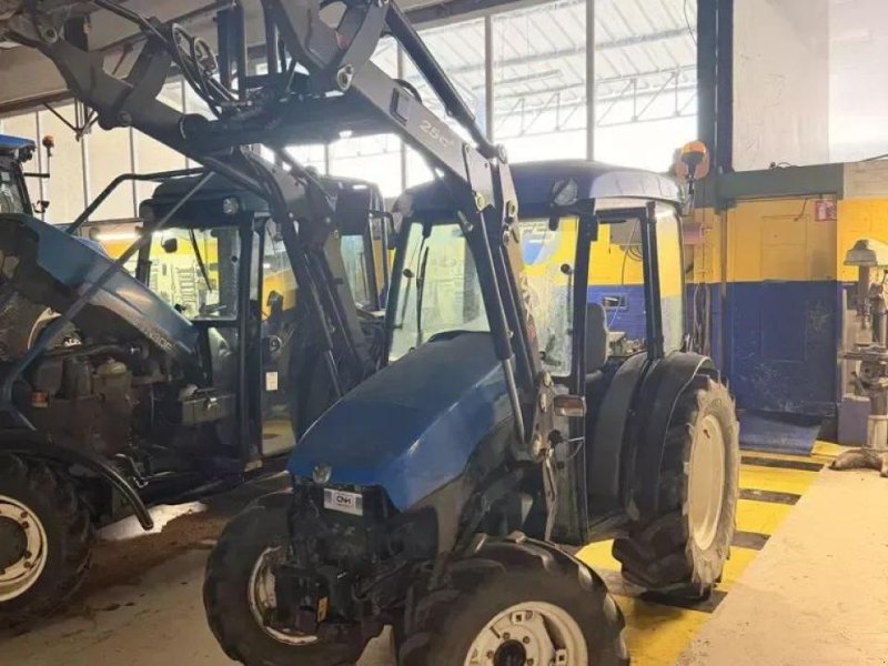 Traktor des Typs New Holland tce 50, Gebrauchtmaschine in CHAUVONCOURT (Bild 1)