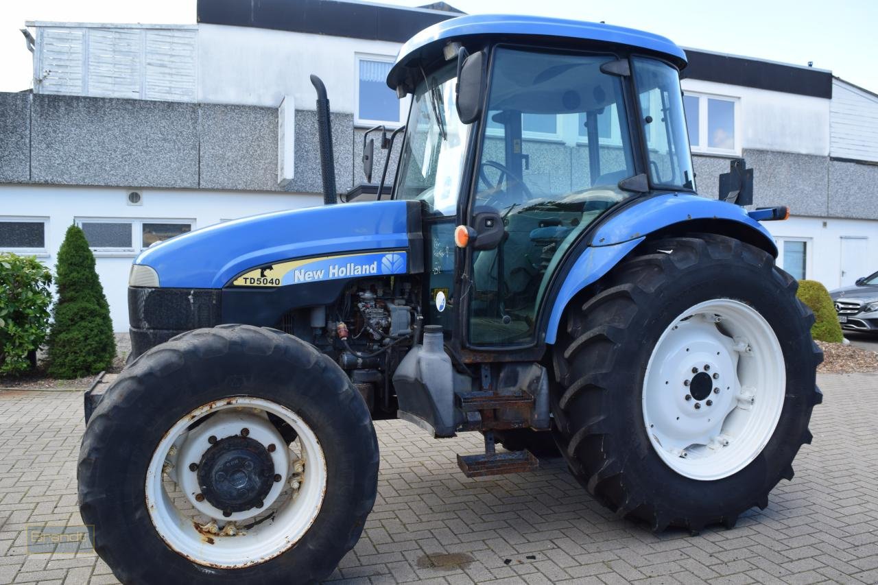 Traktor des Typs New Holland TD 5040, Gebrauchtmaschine in Oyten (Bild 1)