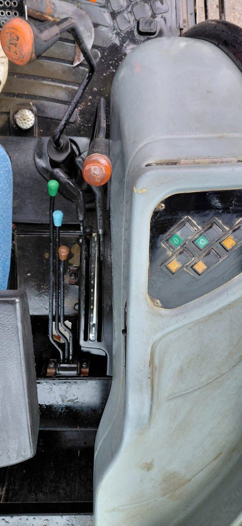 Traktor tip New Holland TD 5050, Gebrauchtmaschine in Courtedoux (Poză 4)