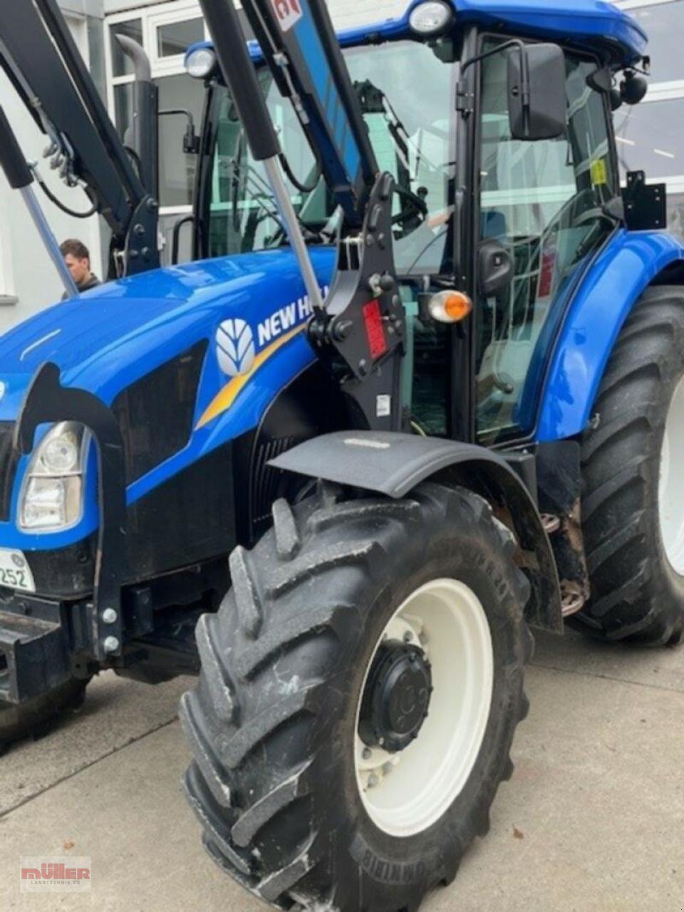 Traktor of the type New Holland TD 585, Gebrauchtmaschine in Holzhausen (Picture 1)