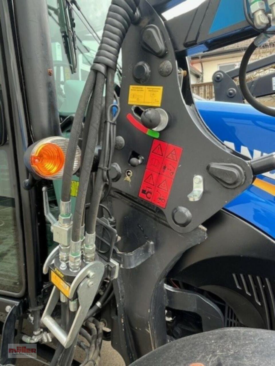 Traktor of the type New Holland TD 585, Gebrauchtmaschine in Holzhausen (Picture 3)