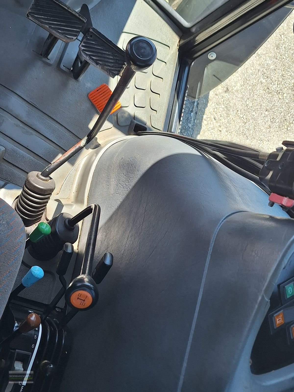 Traktor des Typs New Holland TD 90 D, Gebrauchtmaschine in Gampern (Bild 17)