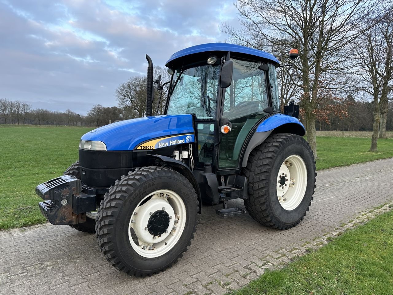 Traktor des Typs New Holland TD5010, Gebrauchtmaschine in Almen (Bild 4)