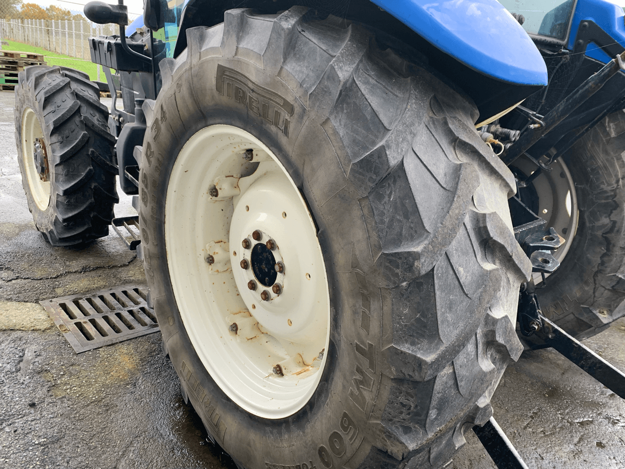 Traktor des Typs New Holland TD5040, Gebrauchtmaschine in TREMEUR (Bild 9)