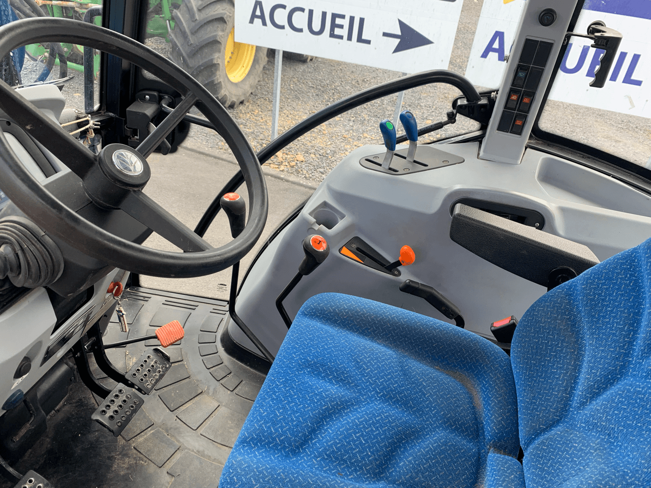 Traktor типа New Holland TD5.105, Gebrauchtmaschine в CONDE SUR VIRE (Фотография 3)