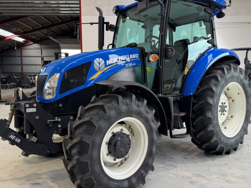 Traktor типа New Holland TD5.85 KUN 150 TIMER OG AIRCON!, Gebrauchtmaschine в Nørager (Фотография 1)