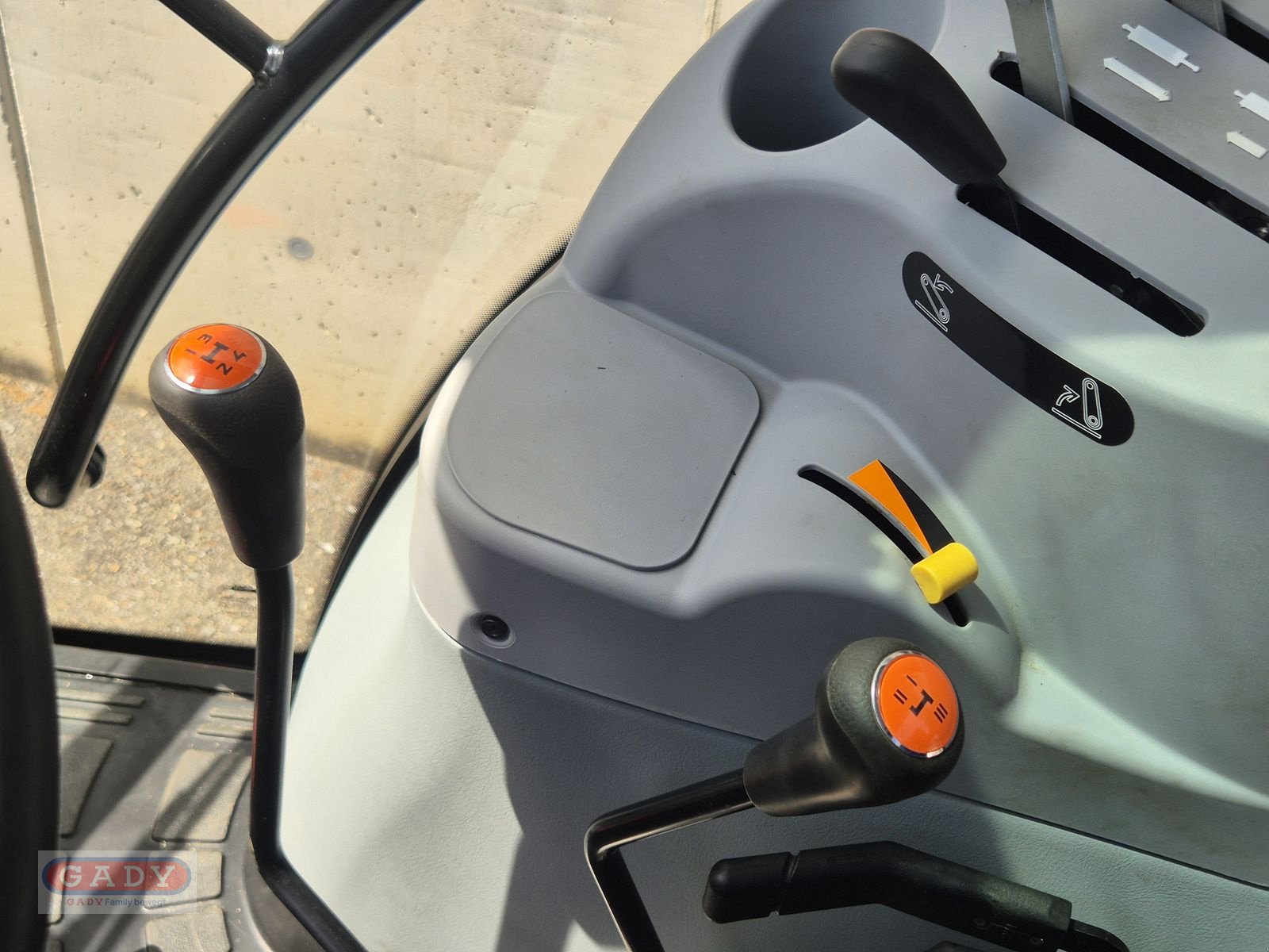 Traktor des Typs New Holland TD5.85 (Tier 4A), Gebrauchtmaschine in Lebring (Bild 10)