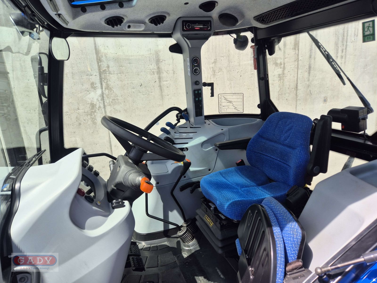 Traktor des Typs New Holland TD5.85 (Tier 4A), Gebrauchtmaschine in Lebring (Bild 7)