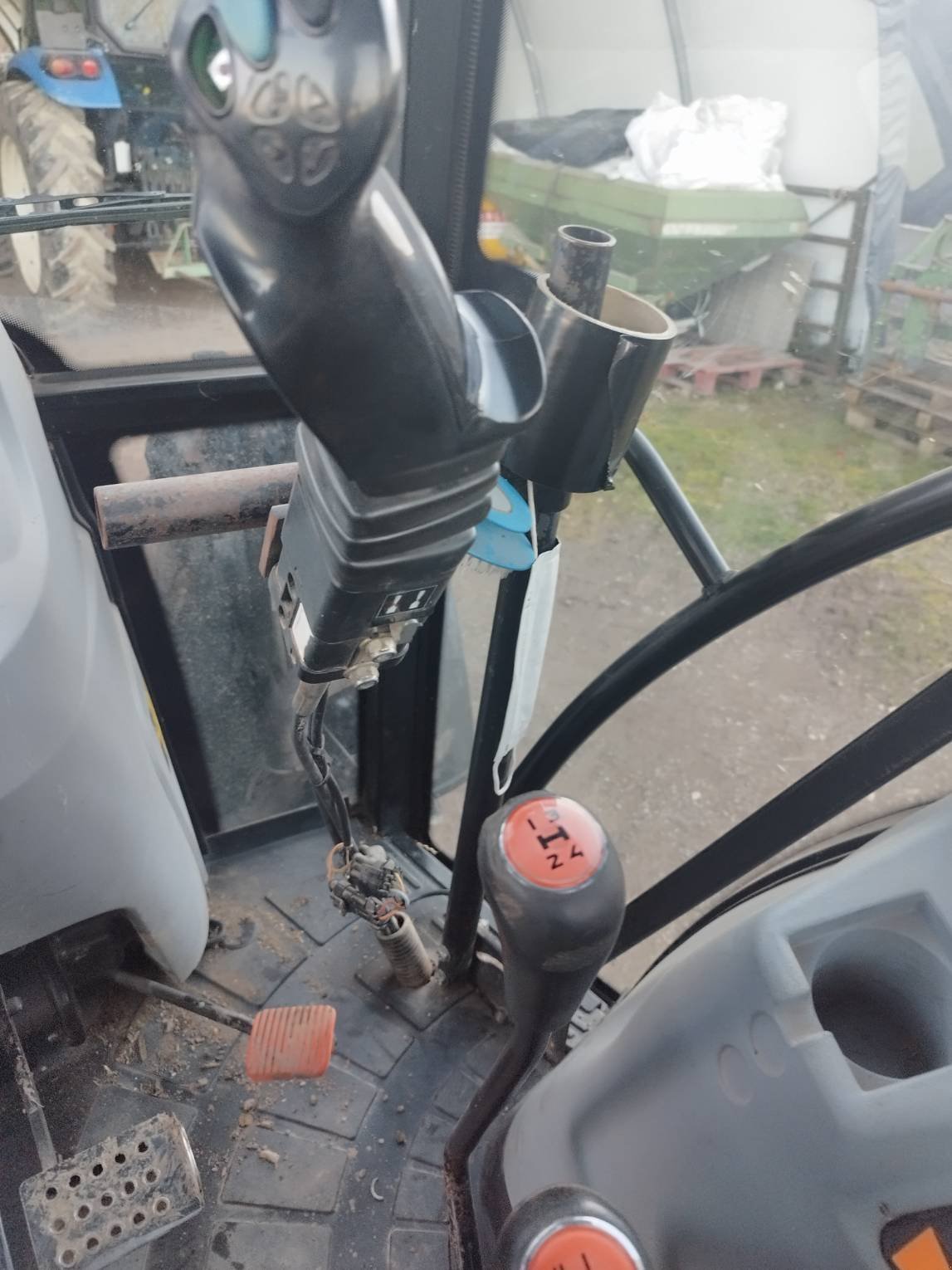 Traktor Türe ait New Holland TD5.85, Gebrauchtmaschine içinde Le Horps (resim 10)