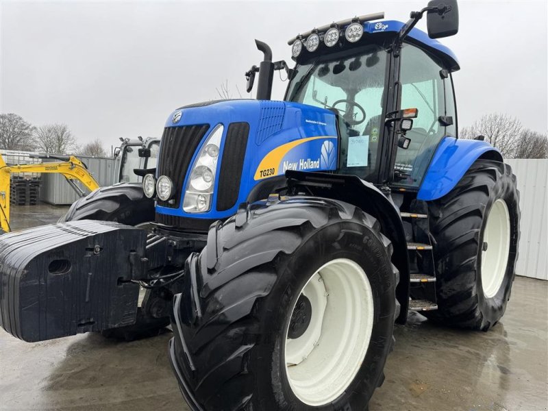Traktor of the type New Holland TG 230, Gebrauchtmaschine in Ringe (Picture 1)