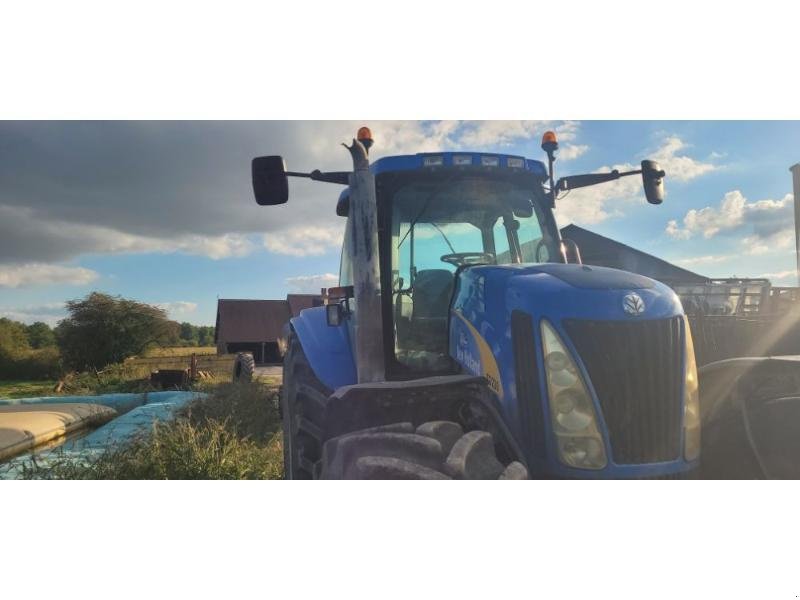 Traktor типа New Holland TG230, Gebrauchtmaschine в BRAY en Val (Фотография 3)
