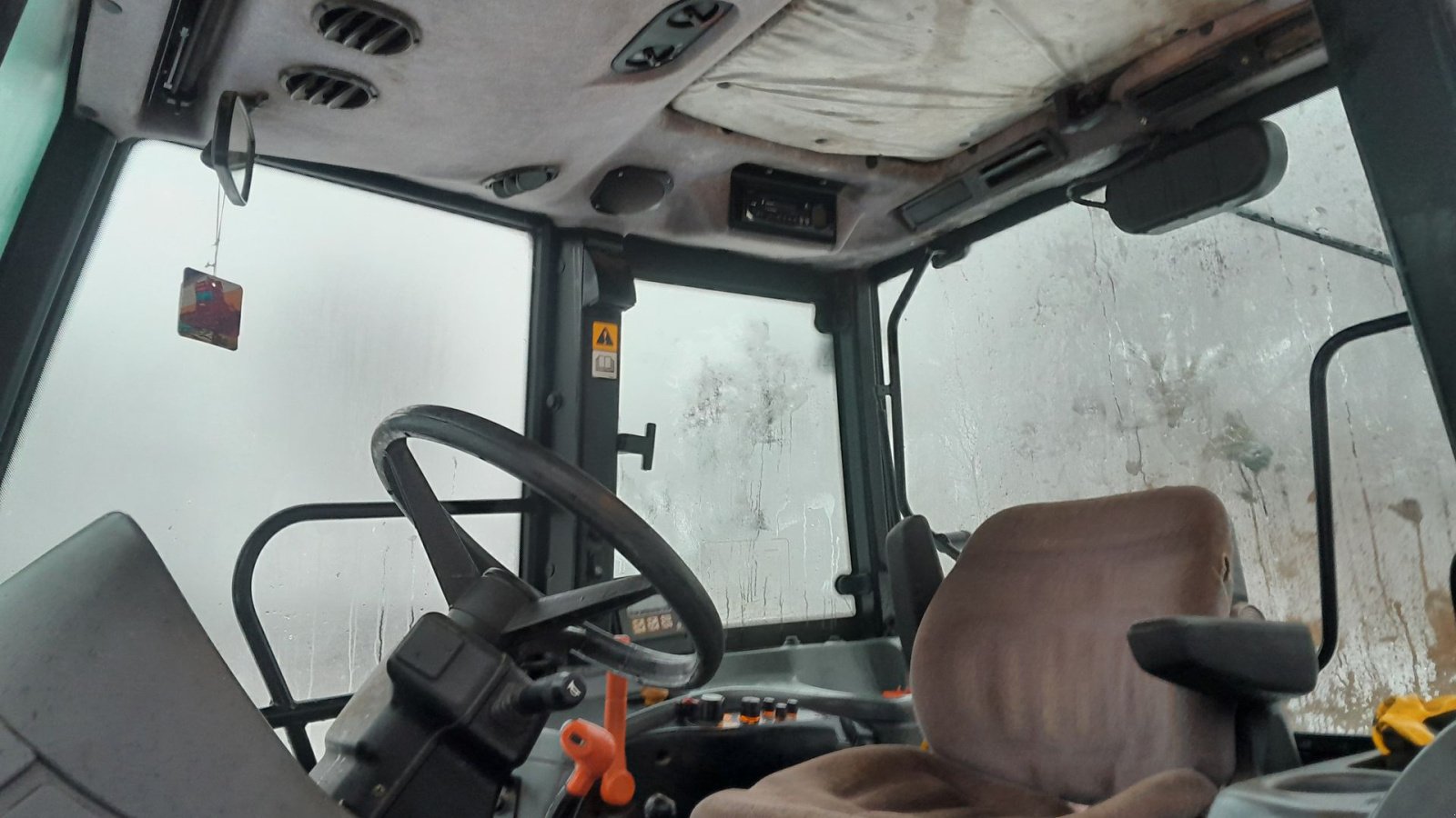 Traktor Türe ait New Holland TL 100, Gebrauchtmaschine içinde Skive (resim 6)