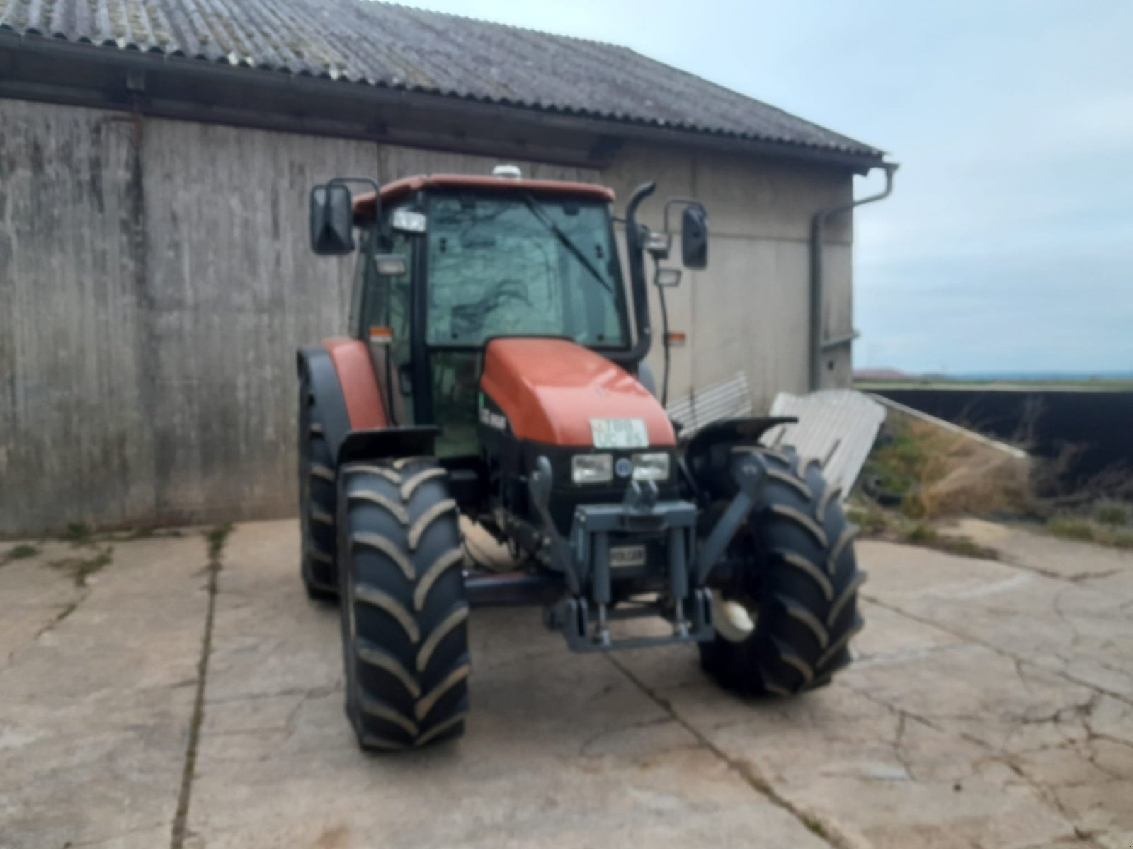 Traktor van het type New Holland TL 100, Gebrauchtmaschine in Creglingen (Foto 2)